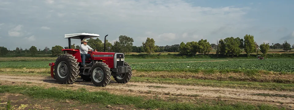 https://cdn.marciano.space/massey-ferguson/website/images/video/mf-300xtra-imagen-video-03.webp